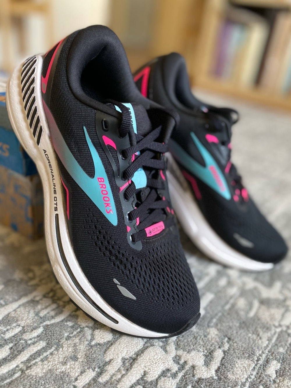 Brooks Women's Adrenaline GTS 23 Running Shoe, Size 8